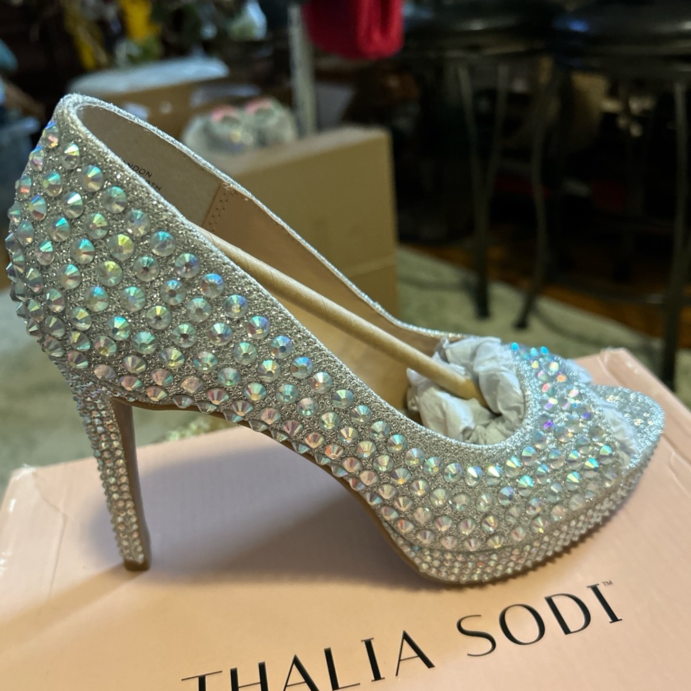 NWB… beautiful pumps 💕